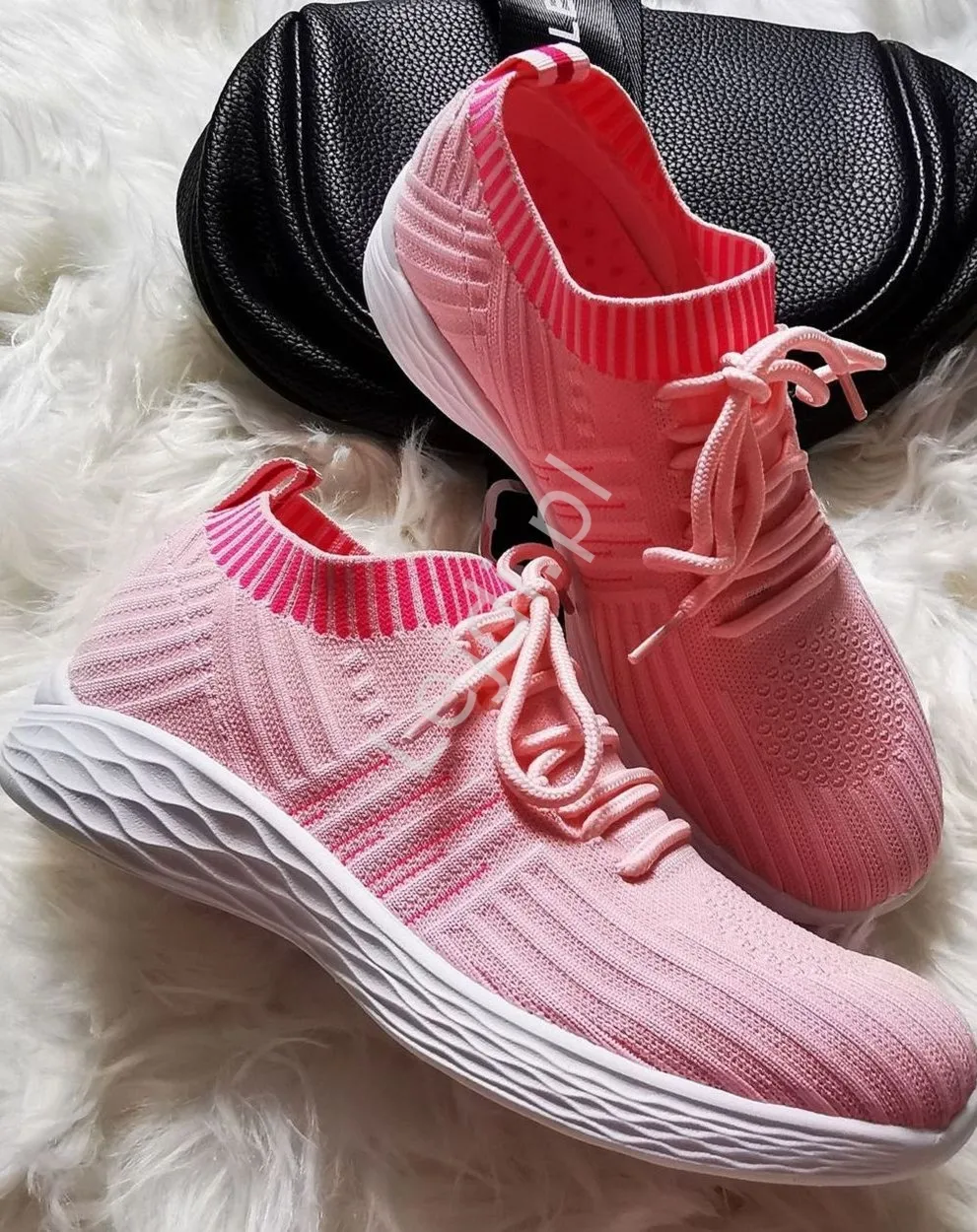 Bardzo lekkie różowe buty sportowe damskie 8162
