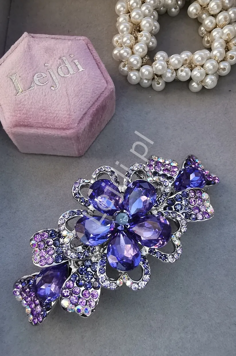 Fioletowa spinka z kryształowym kwiatem