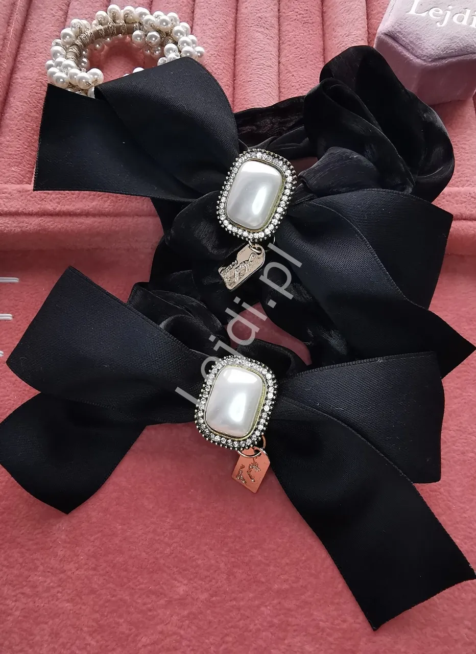 Gumka do włosów z kamieniem z duża kokardą czarna