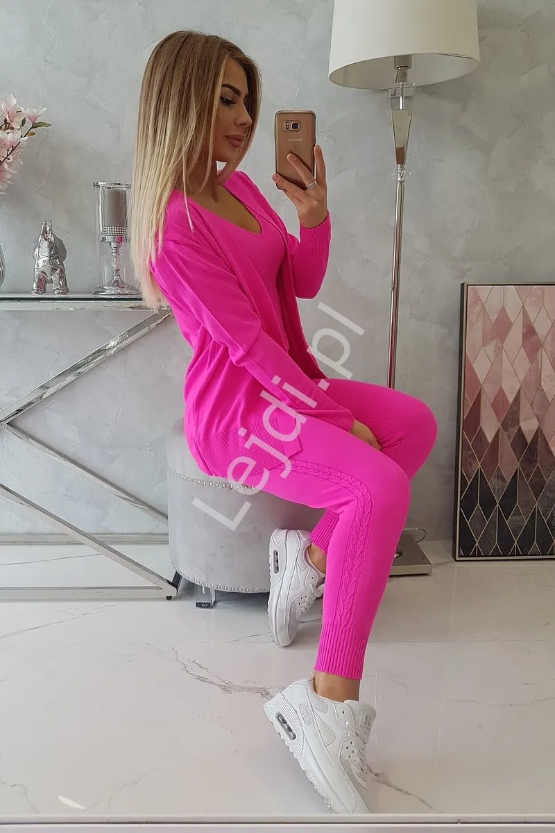 Neonowo różowy komplet 3 częściowy zestaw top,legginsy, kardigan 2021