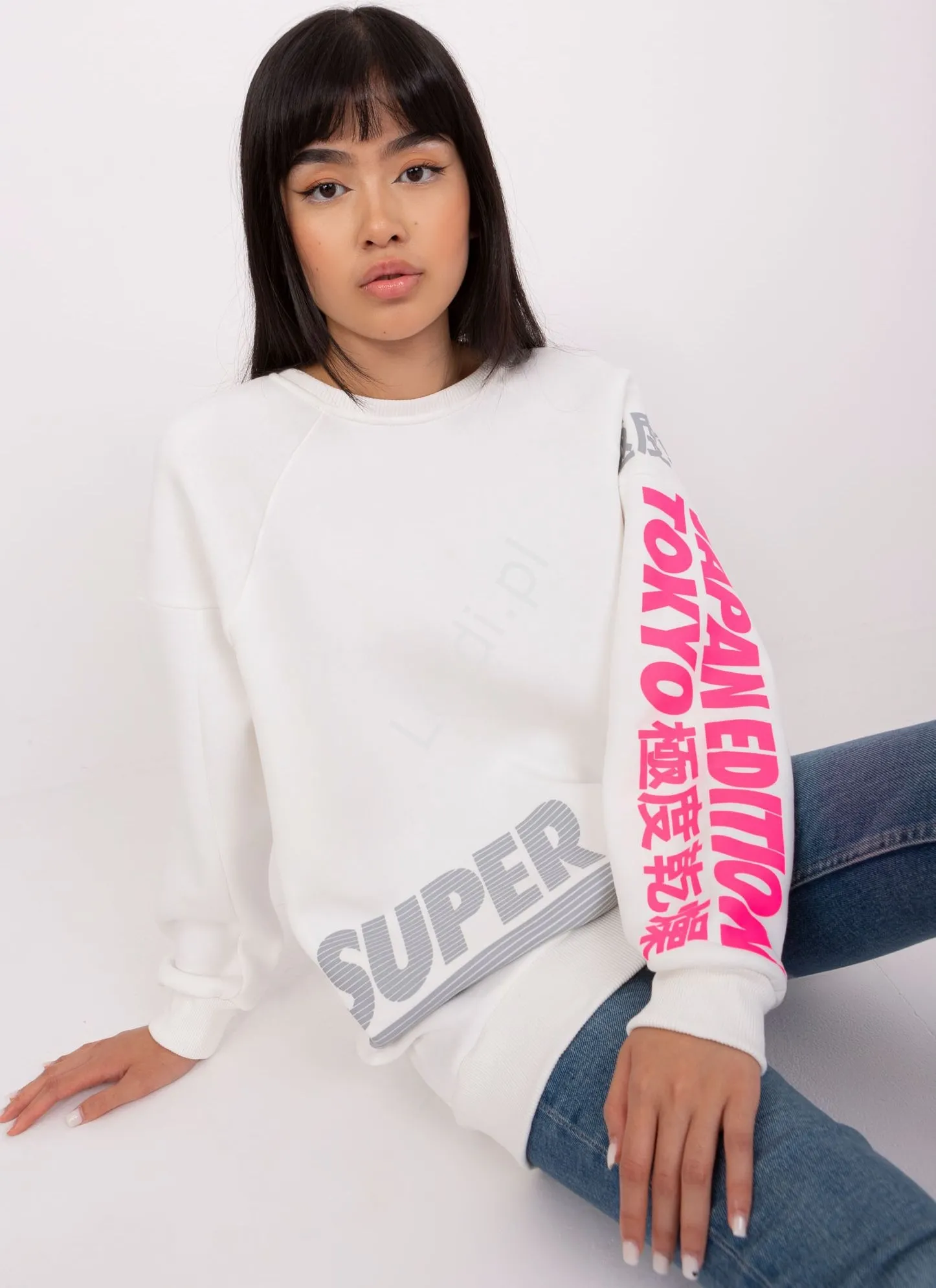 luza dresowa z  napisami Tokyo Japan Edition biała