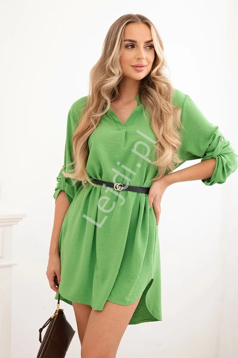 Sukienka z dłuższym tyłem i paskiem jasno zielona