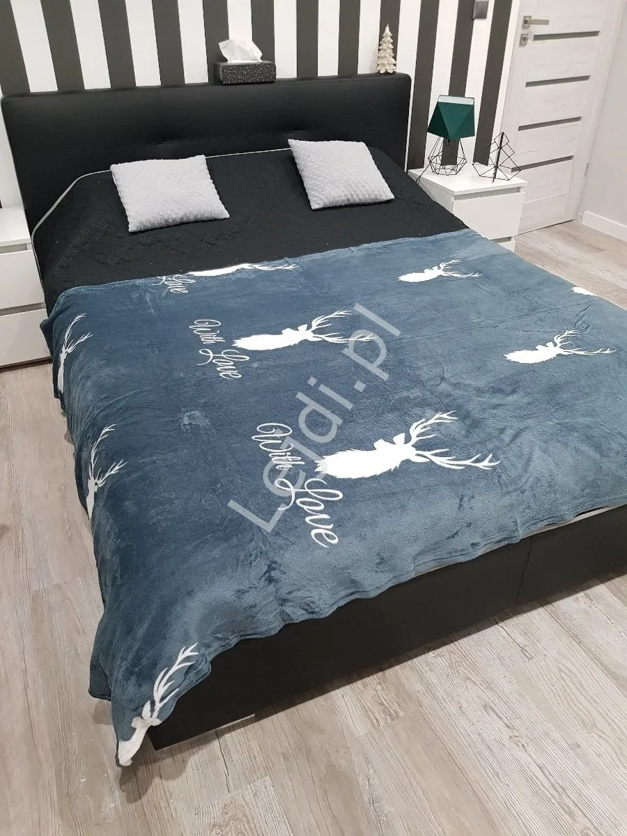 Świąteczny szary koc z reniferami z microfibry 160x200
