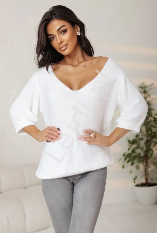 Mięciutki sweter damski typu alpaka , biały Samanta