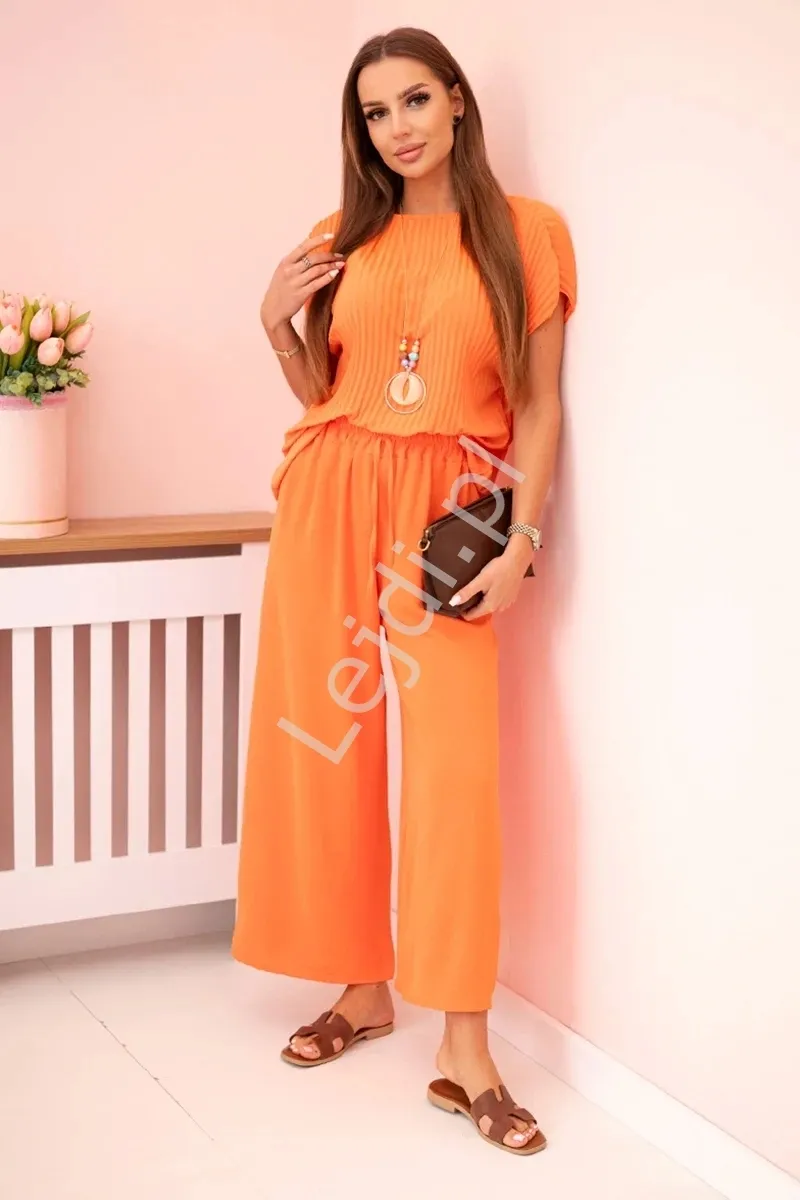Pomarańczowy plisowany Włoski komplet damski wiskozowy 2 częsciowy, spodnie + bluzka