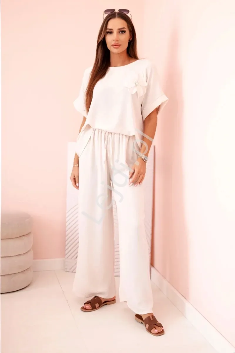 Beżowy wiskozowy Włoski komplet damski na lato z kwiatem 0109