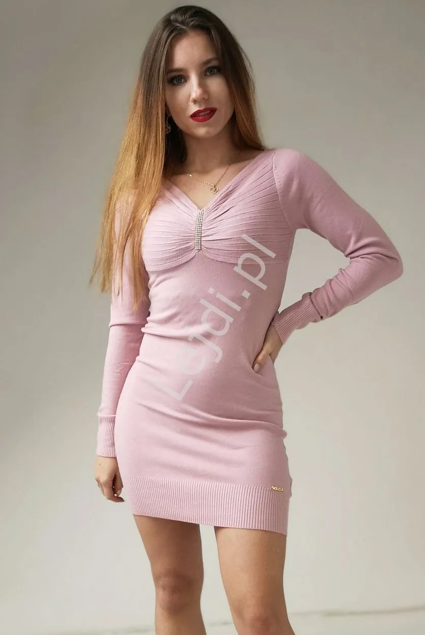 Wrzosowa sukienka dzianinowa z dekoltem w szpic  i plisowaniem , 30% wełna, 8134