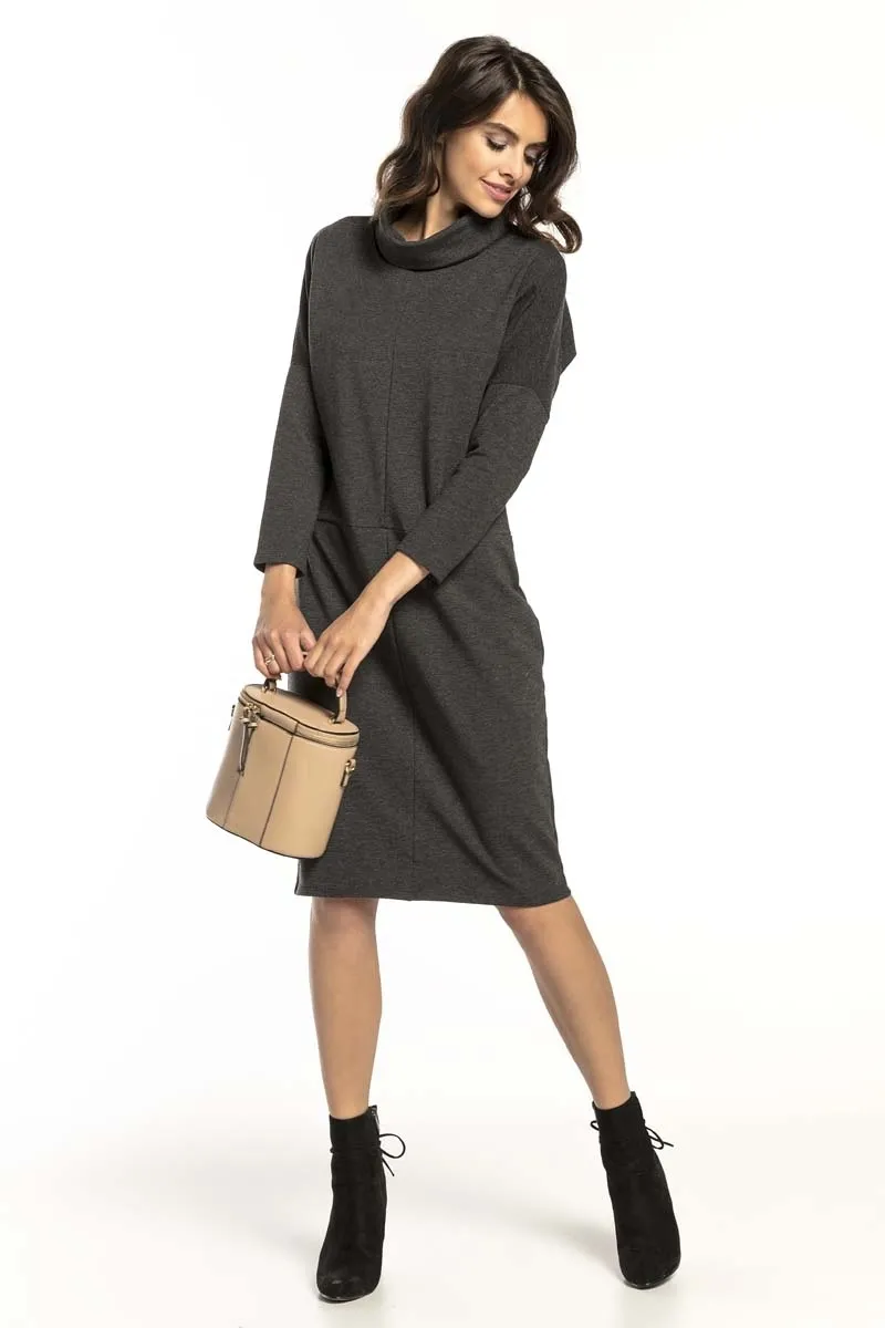 Dzianinowa prosta sukienka z golfem - ciemnoszara - Rozmiar: XXL