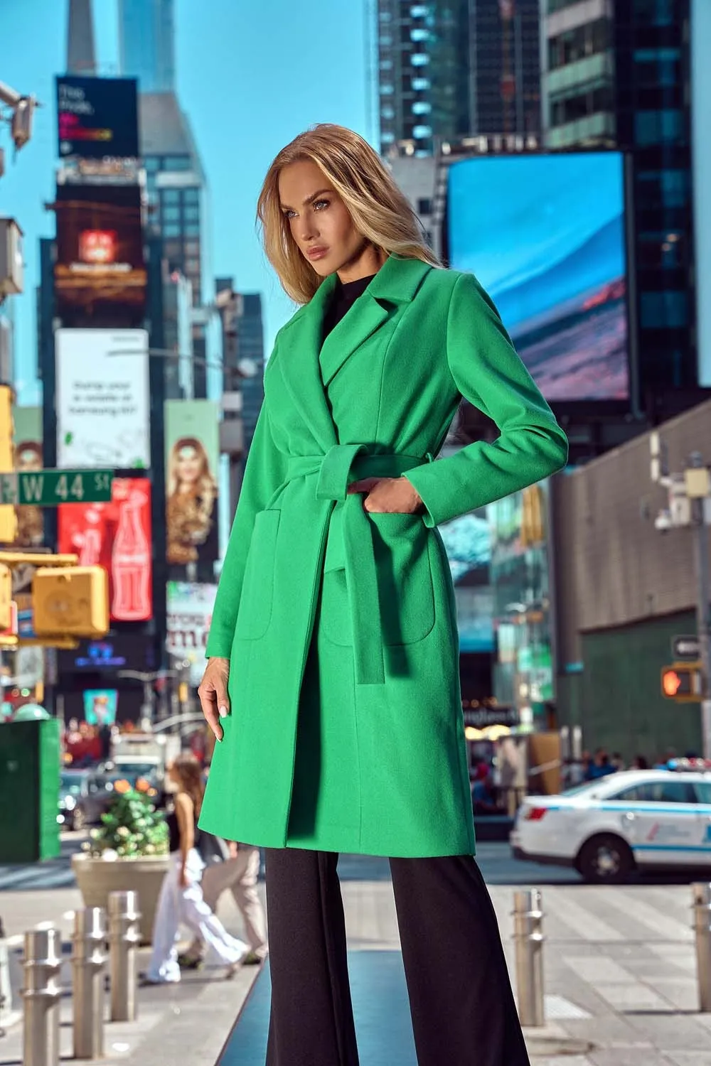 Klasyczny płaszcz z paskiem - soczysta zieleń - Rozmiar: M