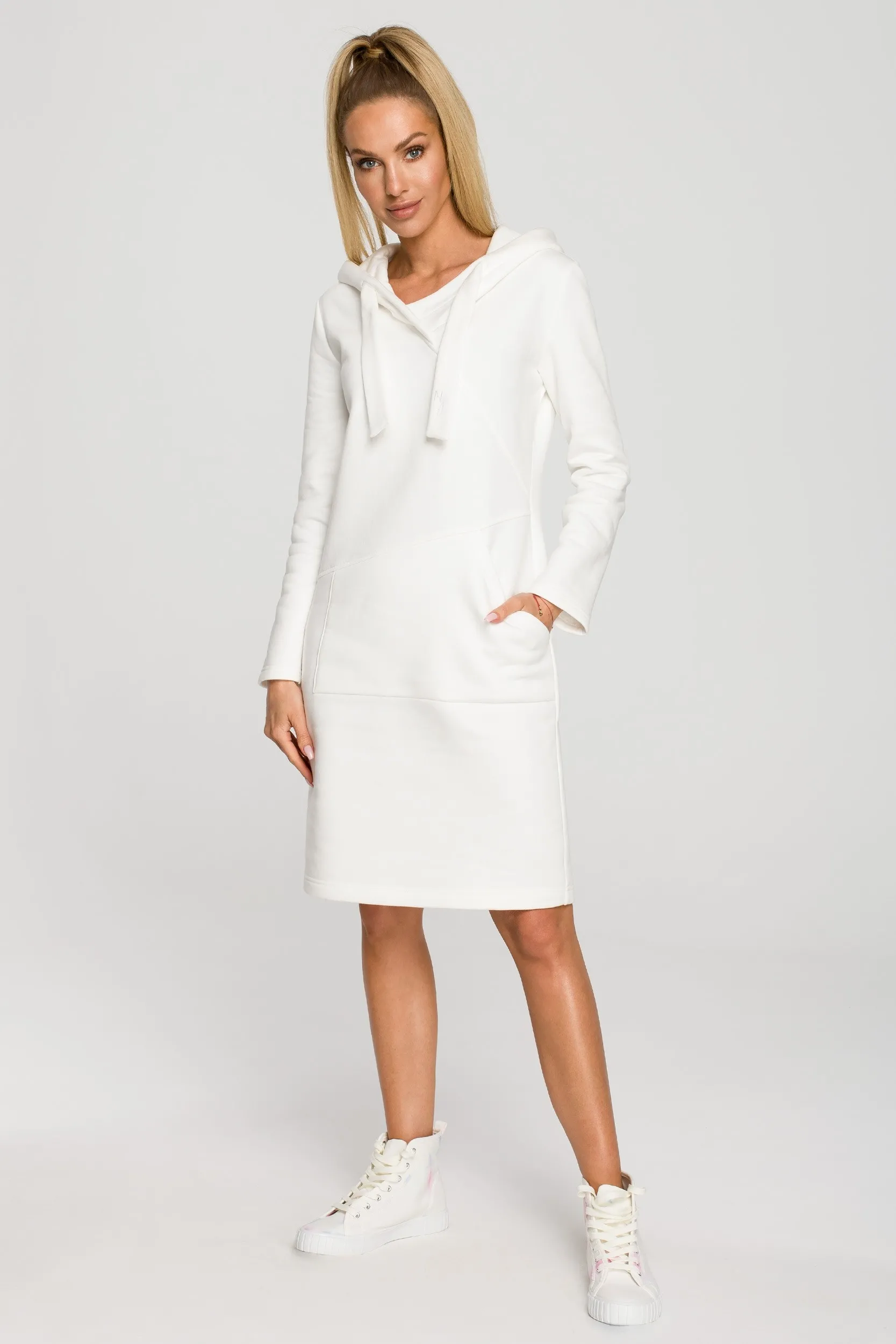 Sukienka z kapturem i kieszenią - ecru - Rozmiar: M