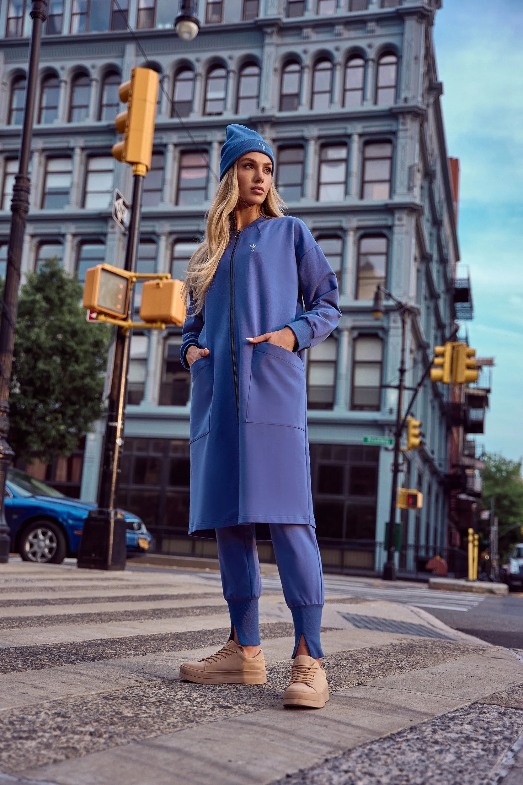 Długa bluza z rozcięciem - indygo - Rozmiar: XXL