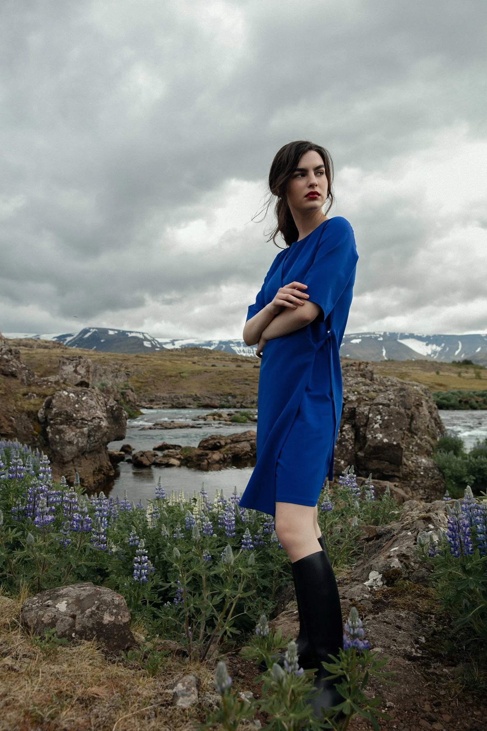 Midi sukienka z podwójnym przodem - Chabrowa - Rozmiar: L