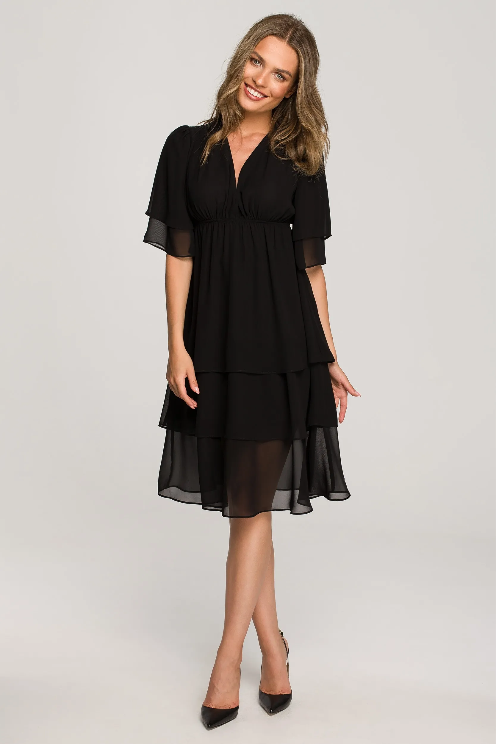 Rozkloszowana sukienka z falbankami i dekoltem - Czarna - Rozmiar: XXL