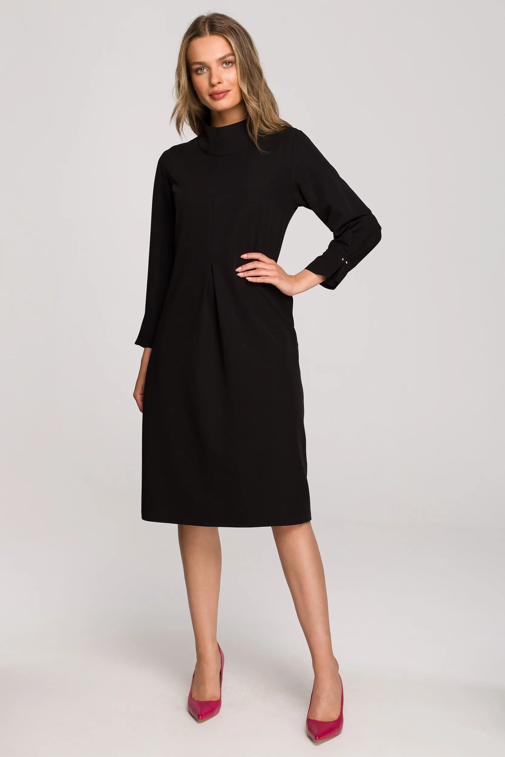 Trapezowa sukienka z zakładkami i długim rękawem - Czarna - Rozmiar: S