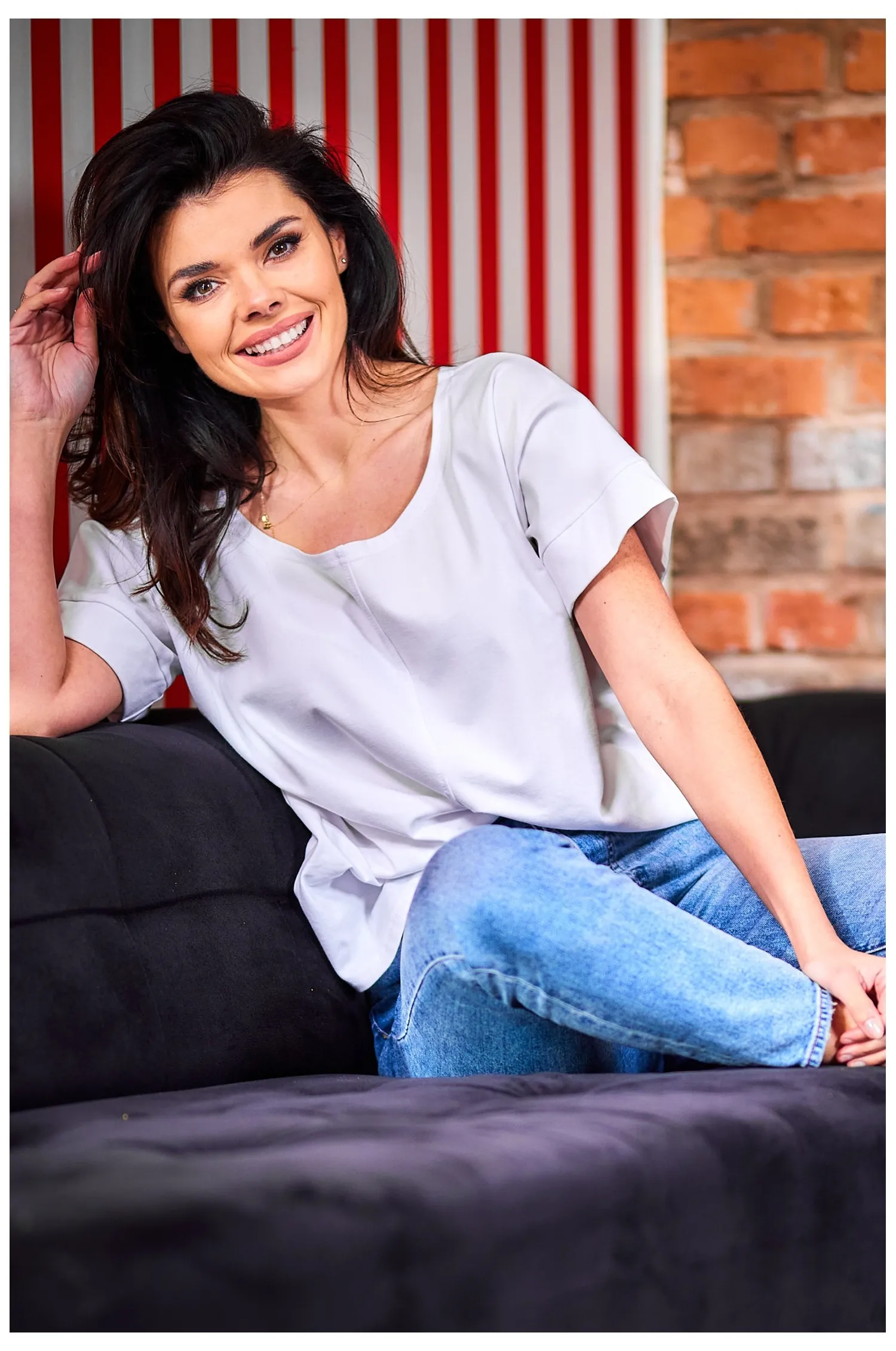 Bawełniana bluzka z opadającym dekoltem - biała