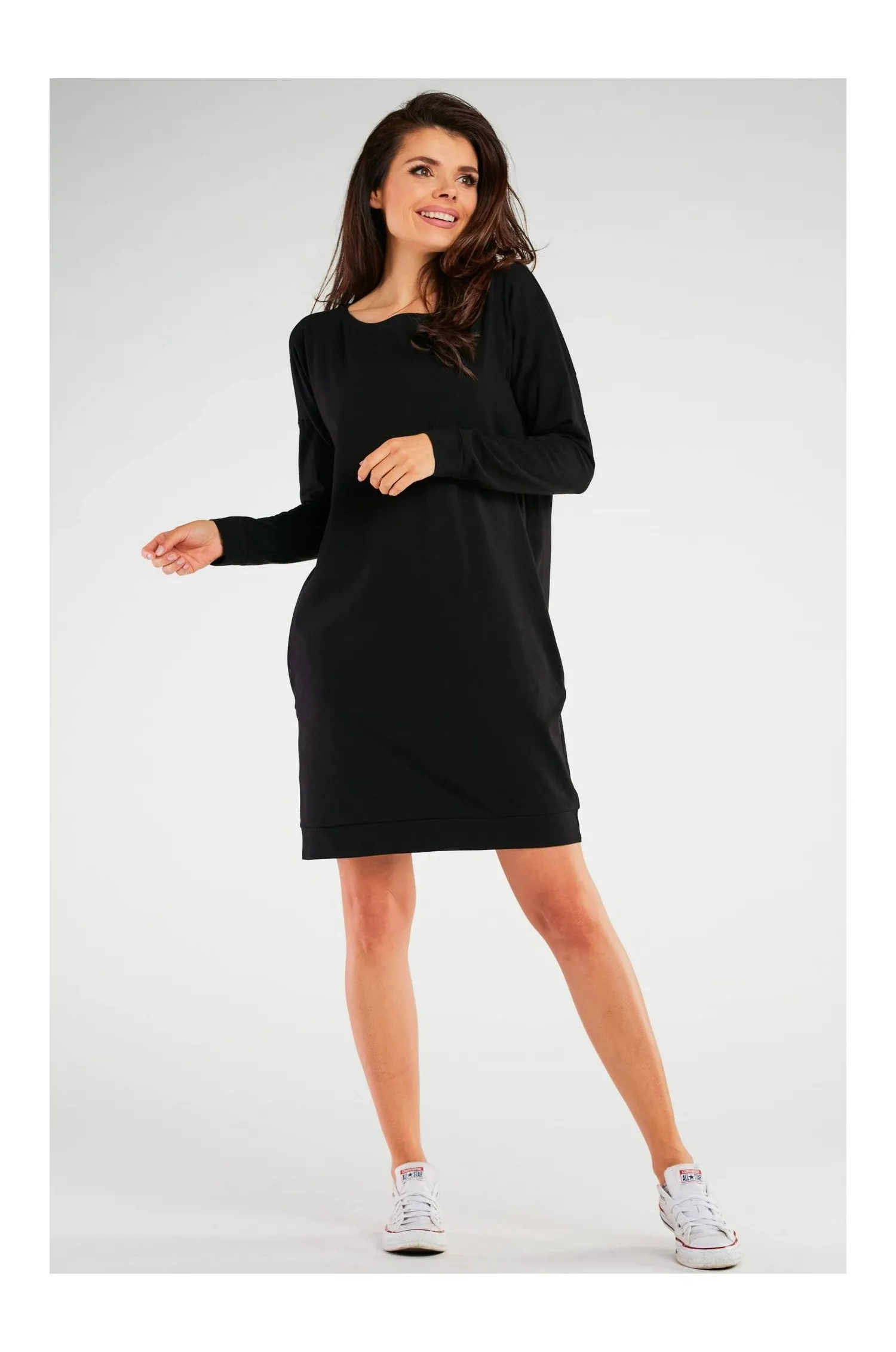 Bawełniana sukienka o prostym fasonie - czarna - Rozmiar: S/M