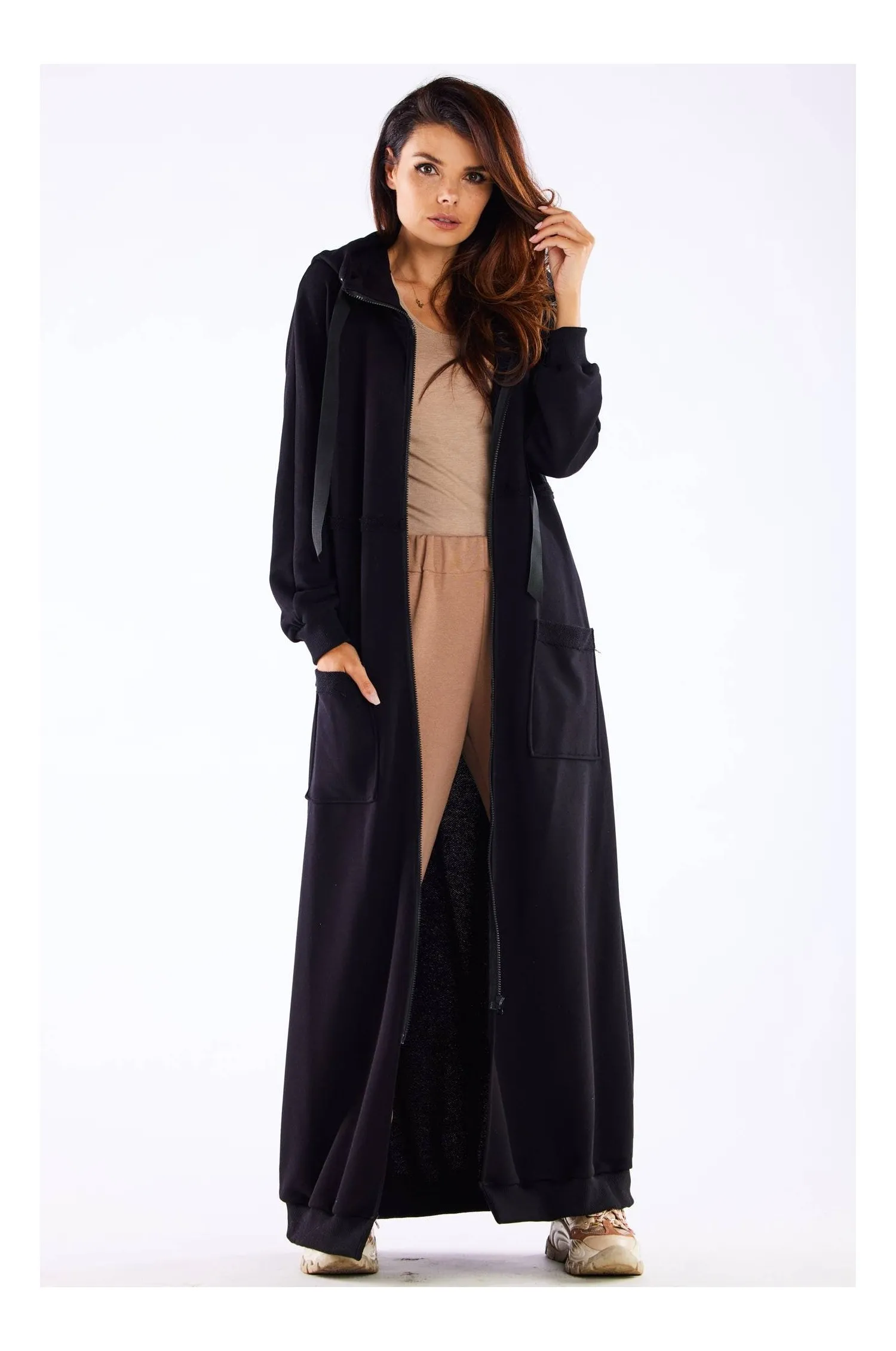 Długa bluza z kapturem i przeszyciami - czarna - Rozmiar: S/M