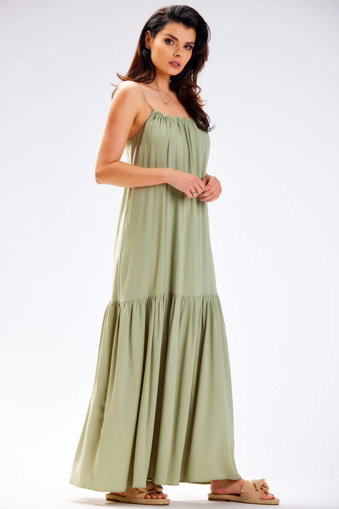 Zwiewna sukienka na ramiączkach odkryte plecy - zielona - Rozmiar: S/M