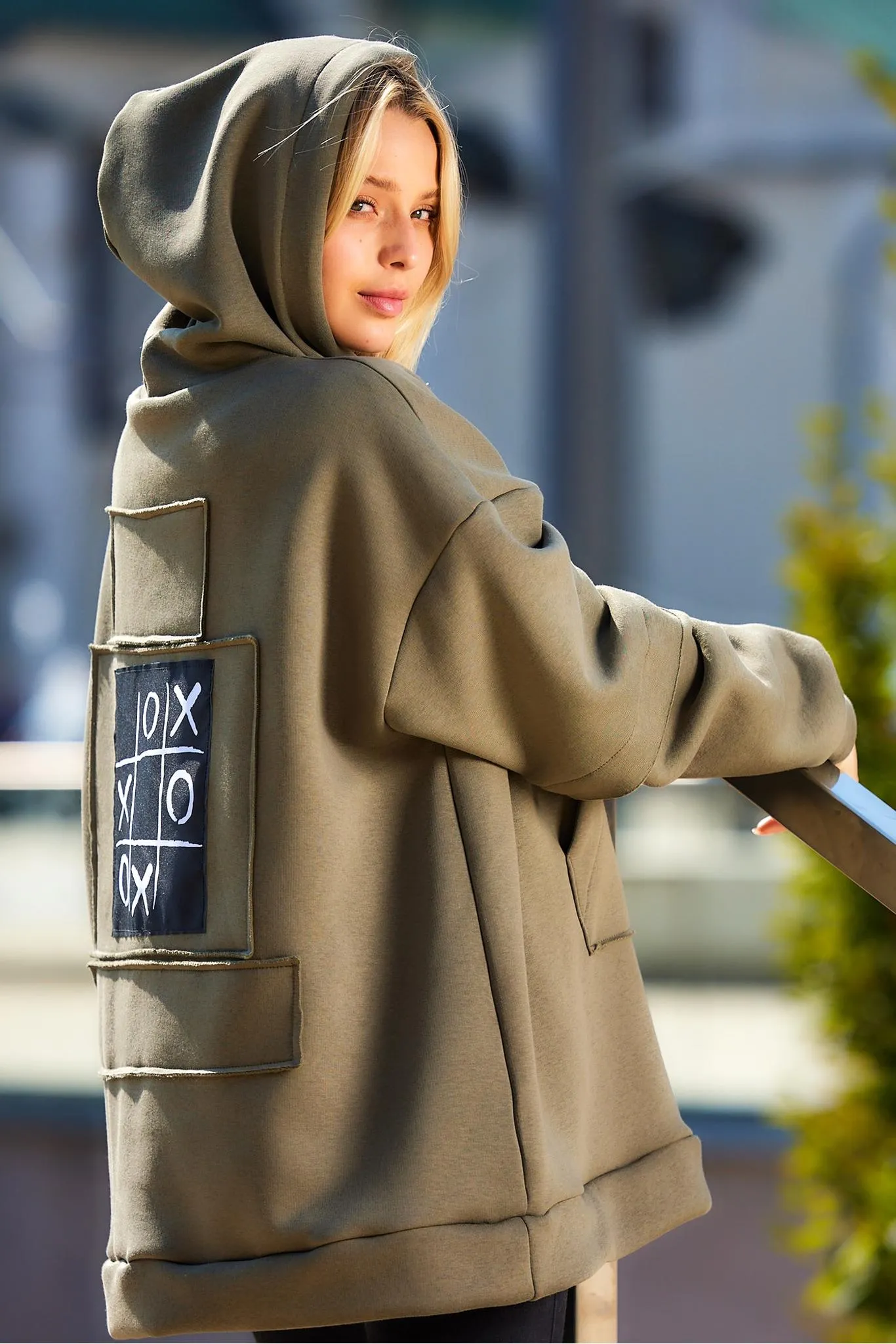 Bluza oversize z aplikacją - khaki
