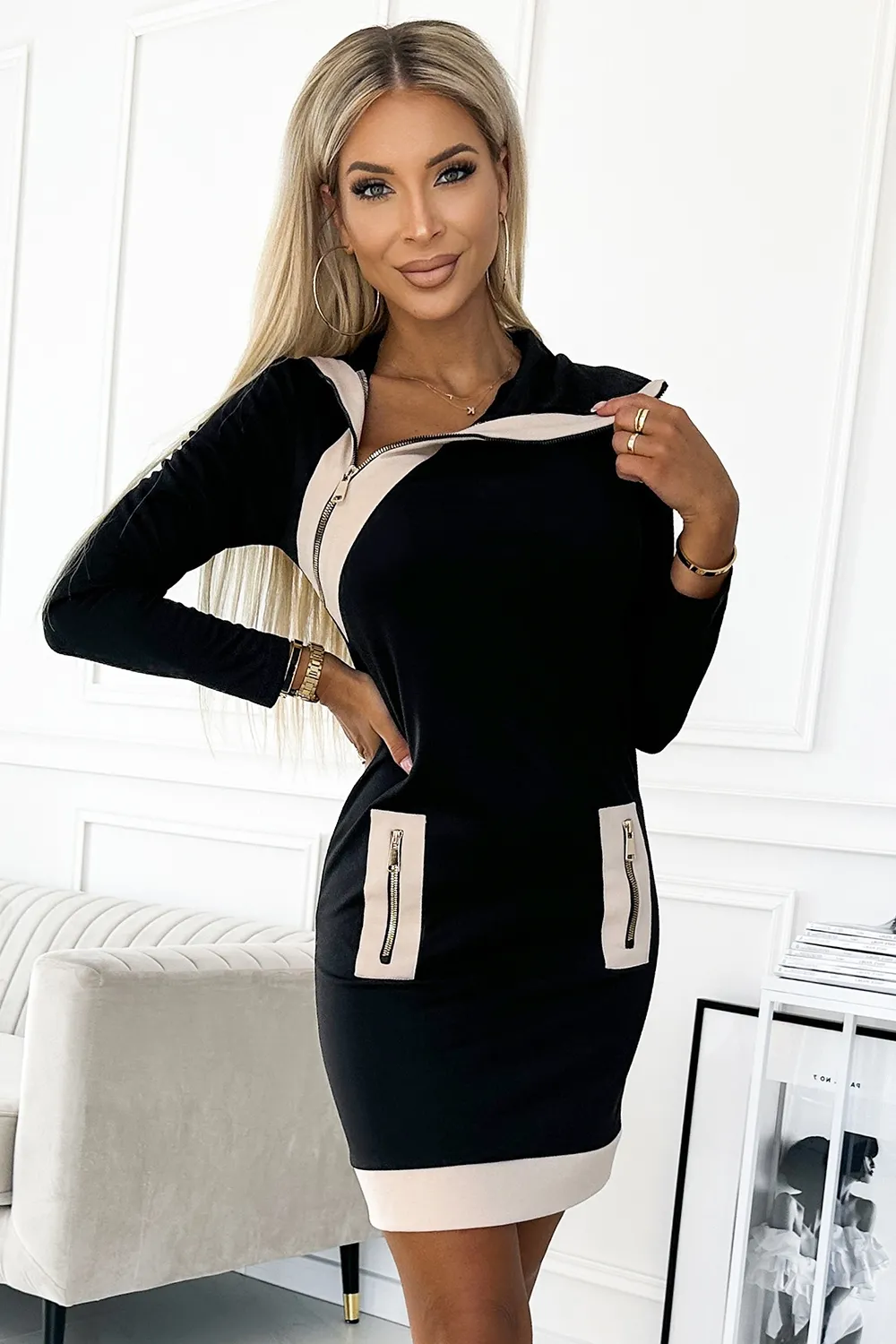 Ołówkowa sukienka z kieszeniami i długim rękawem - czarno beżowa - Rozmiar: XL