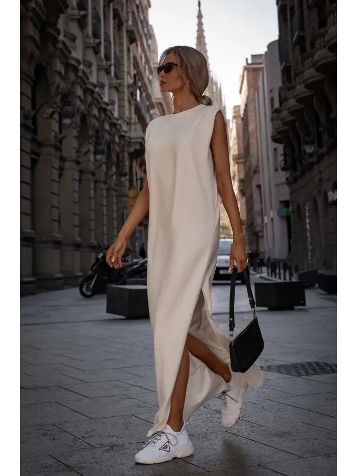 Sukienka długa z poduszkami na ramionach - śmietankowa - Rozmiar: XL