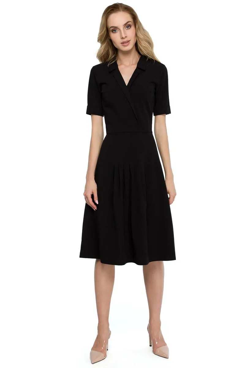 Sukienka rozkloszowana z kołnierzem - czarna Rozmiar: S