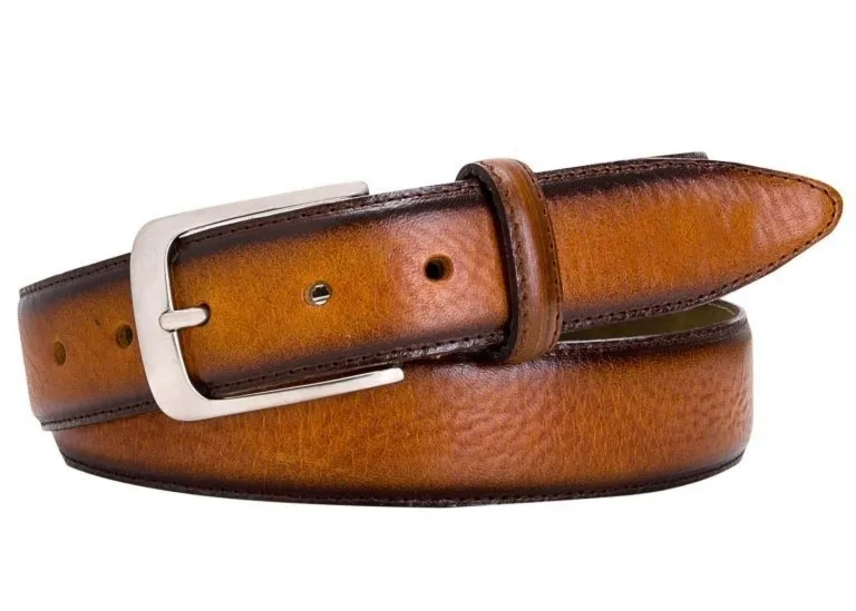 Elegancki koniakowy pasek skórzany męski z ciemniejszymi brzegami 90
