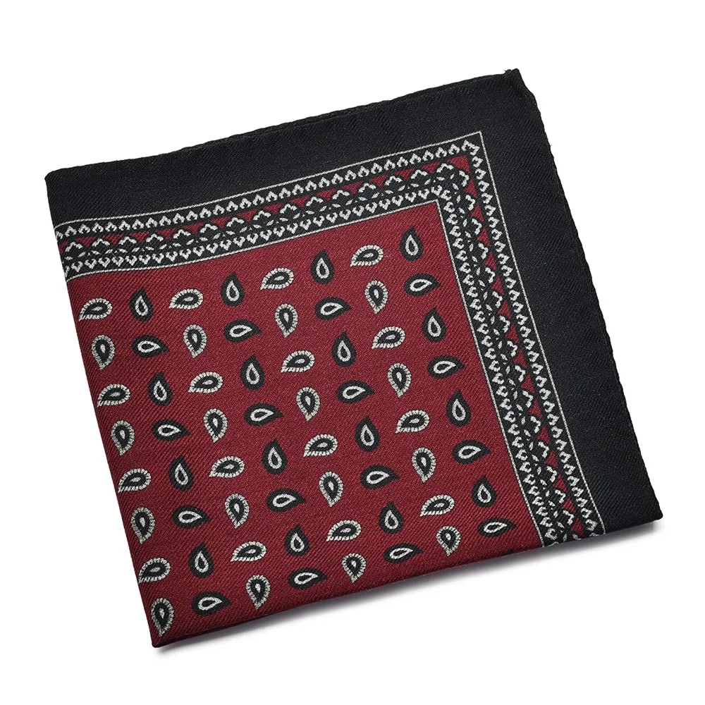 Wełniana bordowa poszetka w paisley z granatową obwódką