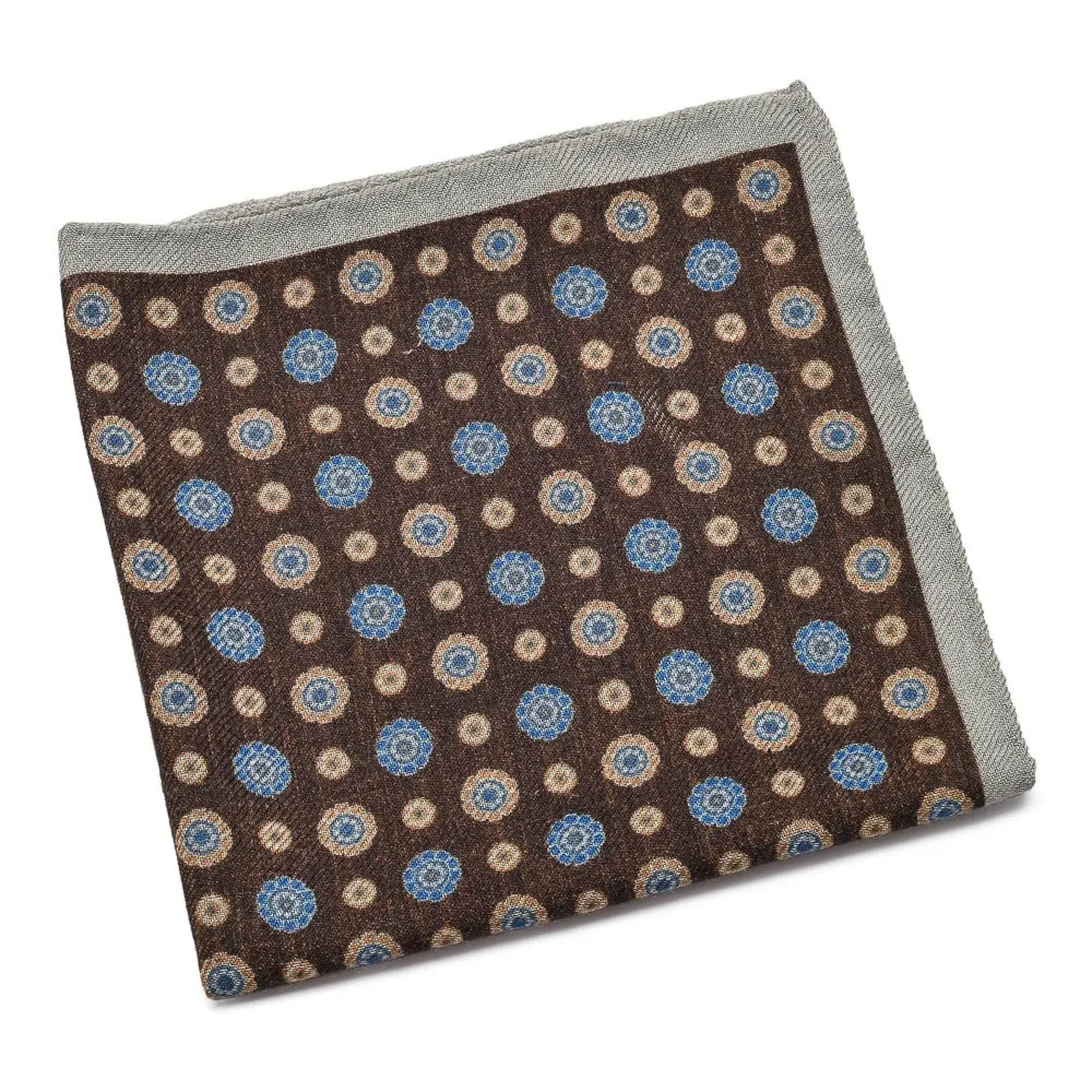 Wełniana brązowa poszetka w grochy z szarą obwódką