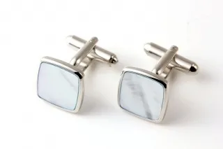 Spinki do mankietów małe kwadraty z błękitną masą perłową