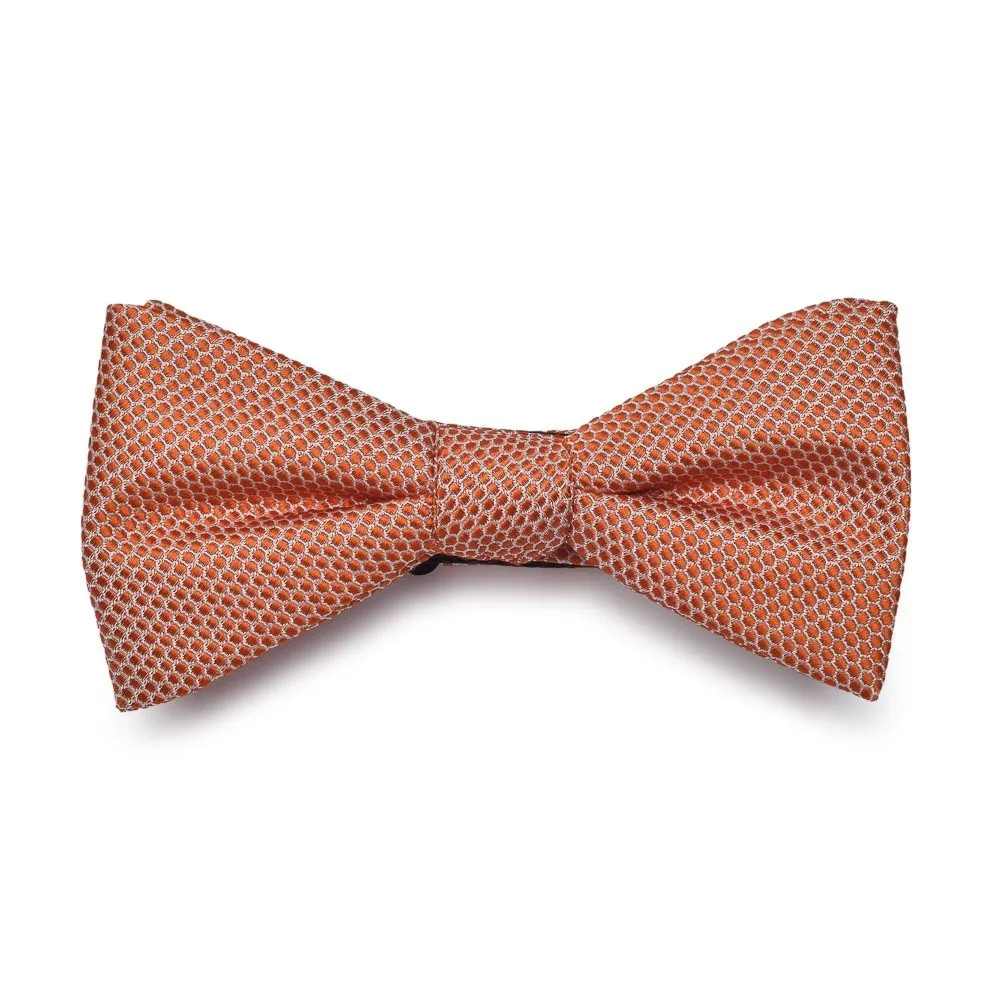 Jedwabna elegancka pomarańczowa mucha wiązana w mikrowzór