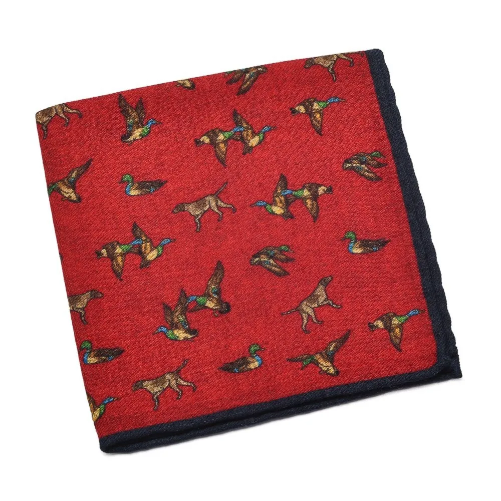 Czerwona wełniana poszetka Ascot w ptaki i psy