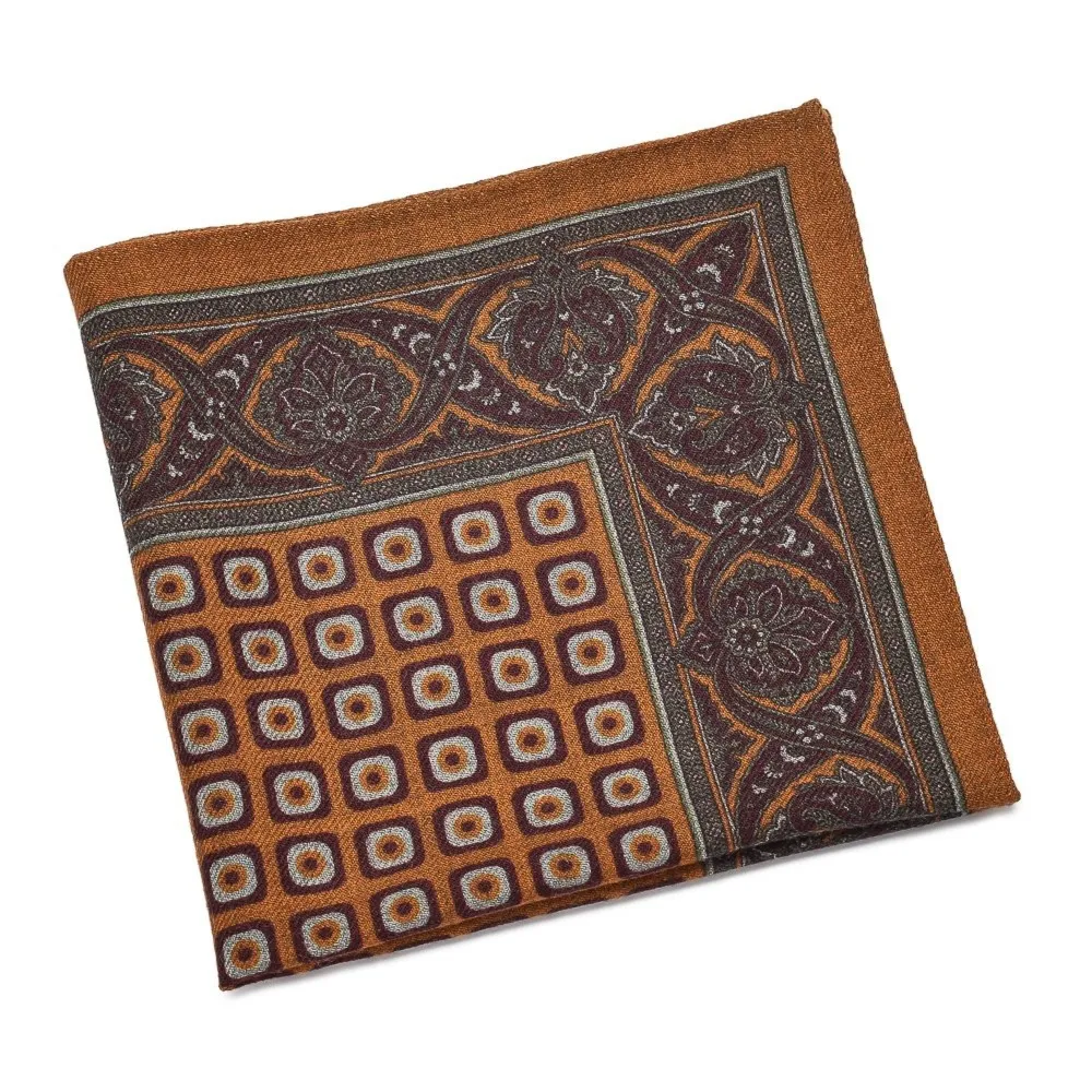 Ciemnożółta poszetka w brązowy wzór