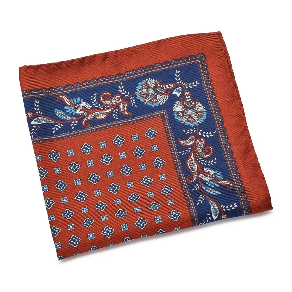 Bordowa jedwabna poszetka we wzór