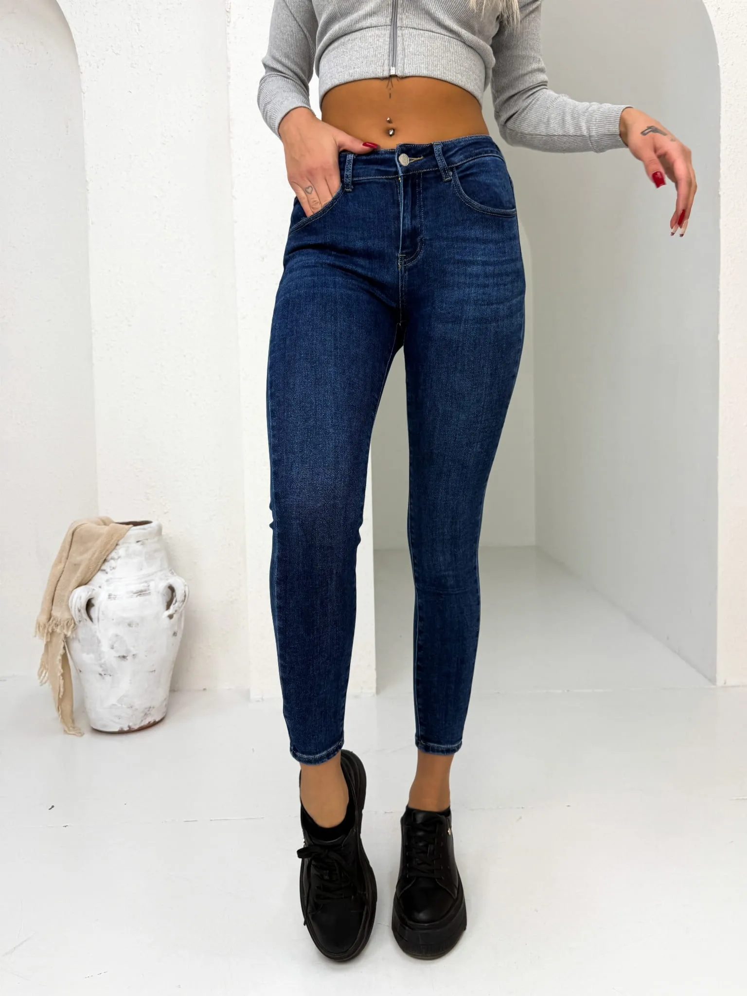 Spodnie jeansowe gładkie granatowe MSara 194