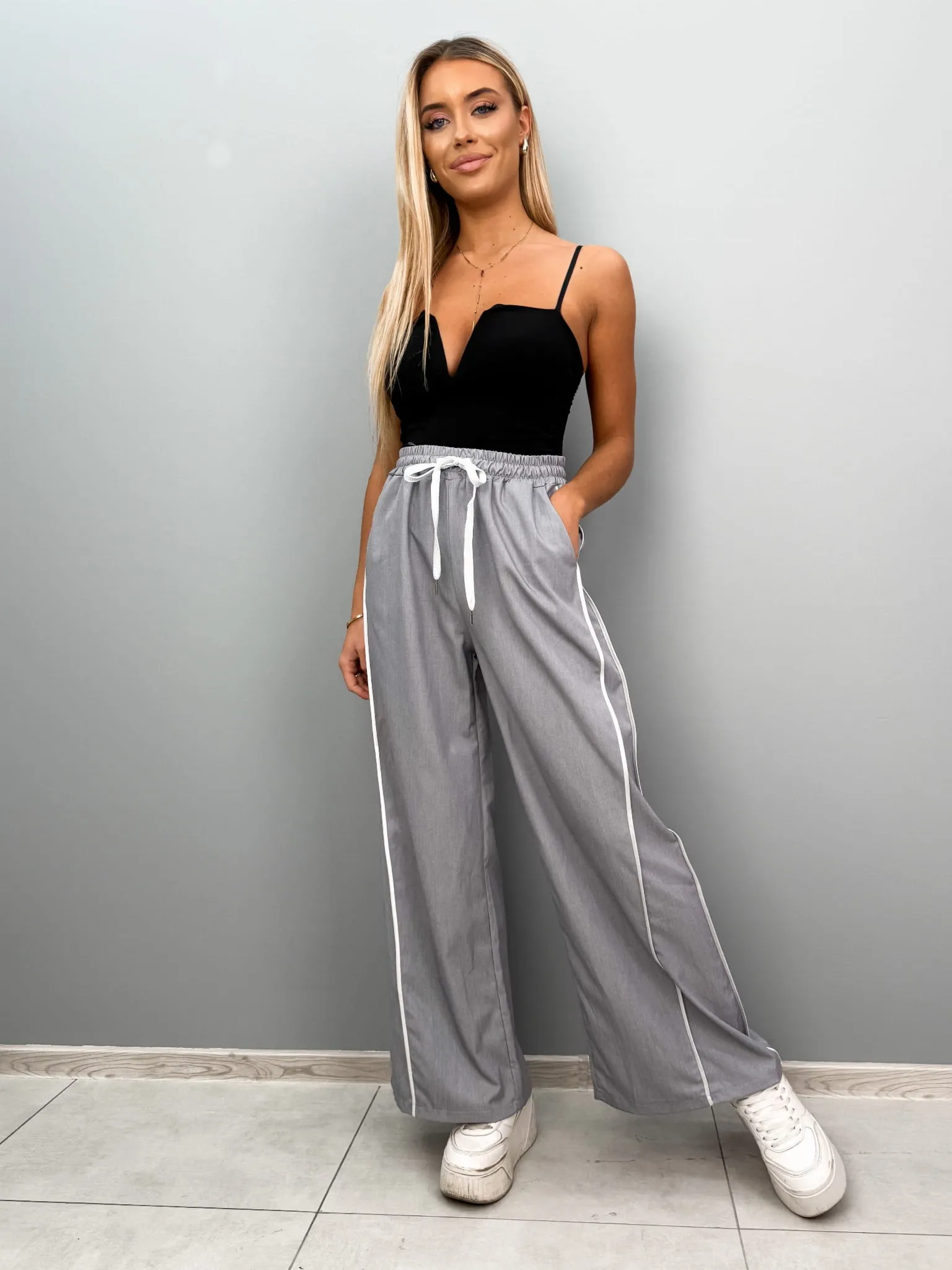 Spodnie dzwony z lampasem gładkie szare 21A