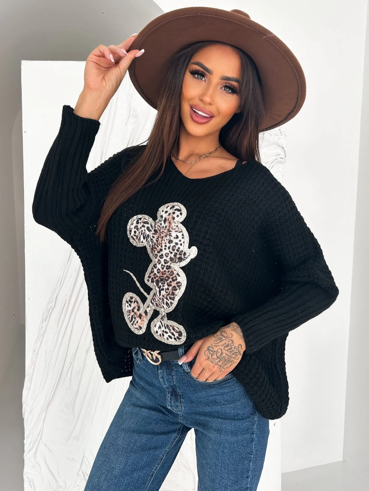 Sweter oversize pleciony z naszywką czarny Mickey W3 (Wariant rozmiar + kolor: Uniwersalny; Kolor: czarny)