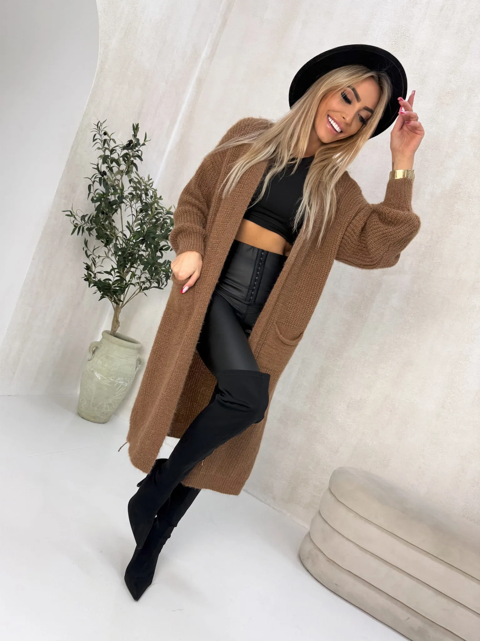 Sweter kardigan maxi długi karmel Lateen PW1 (Wariant rozmiar + kolor: Uniwersalny; Kolor: Karmel)