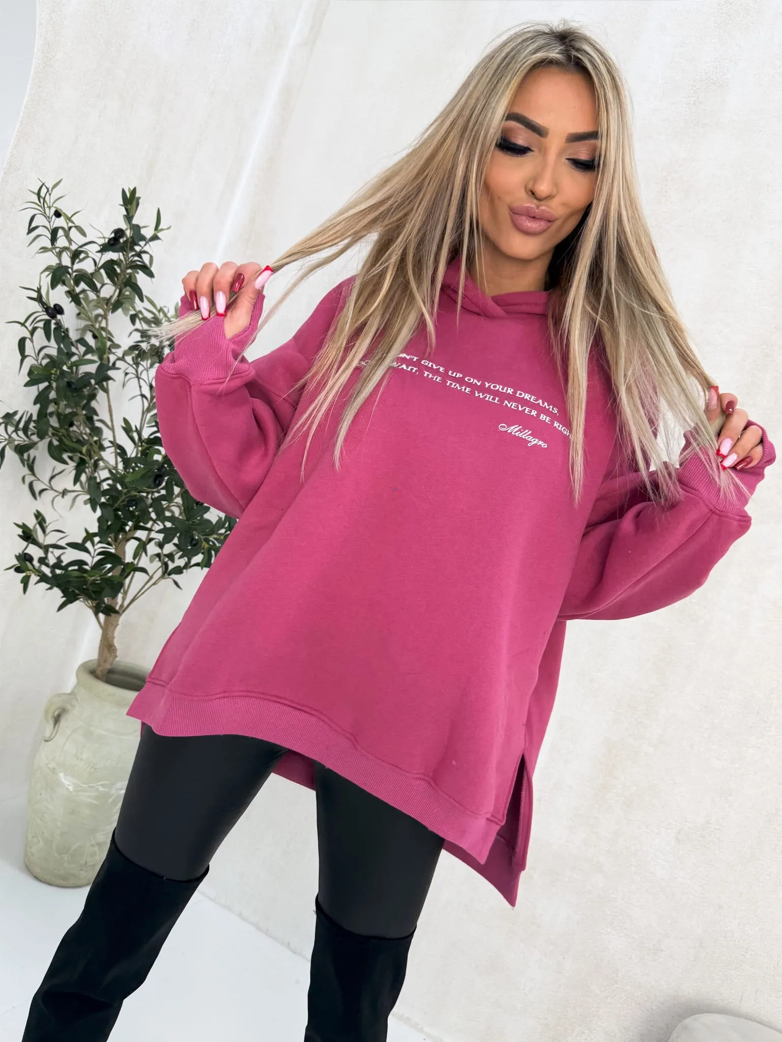 Bluza z kapturem Polska produkcja różowa Madonna W3 (Wariant rozmiar + kolor: Uniwersalny; Kolor: Różowy)