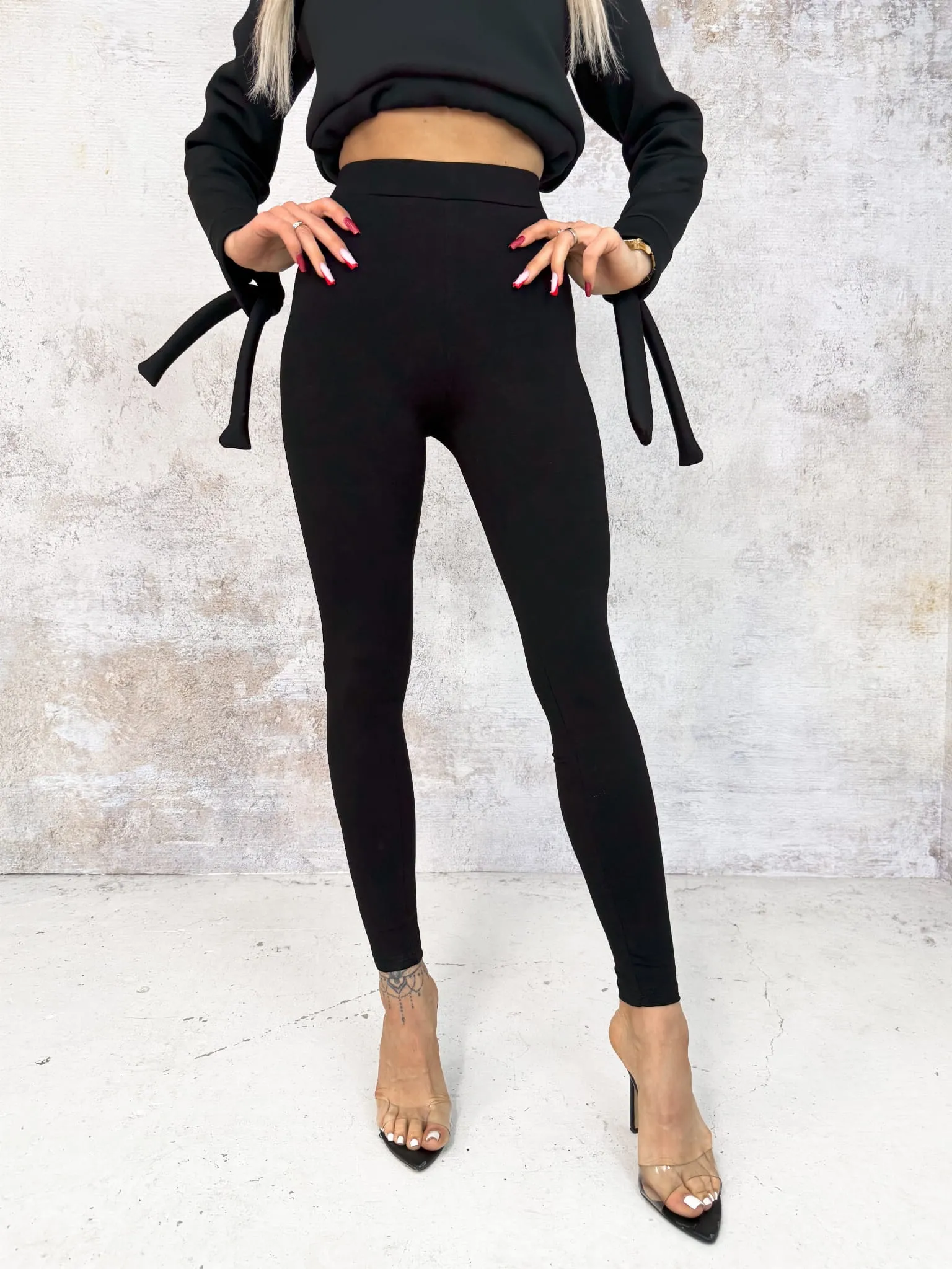 Spodnie legginsy gładkie z kieszeniami na tyle czarne Sylvv W15 (Wariant rozmiar + kolor: S/M; Kolor: czarny)