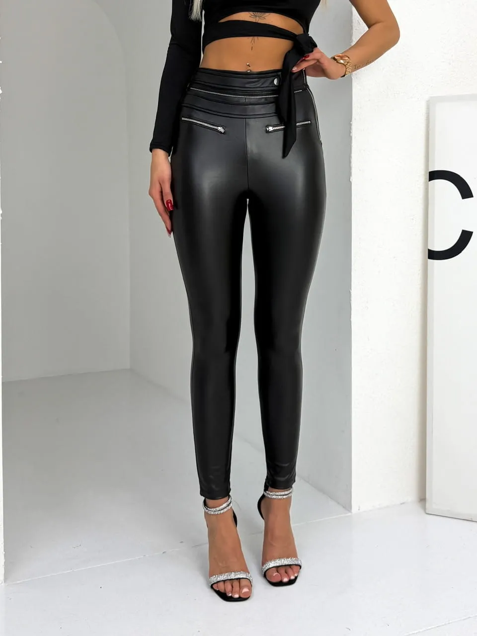 Spodnie skórzane z ekspresami z wysokim stanem 112 (Wariant rozmiar + kolor: S/M; Kolor: czarny)