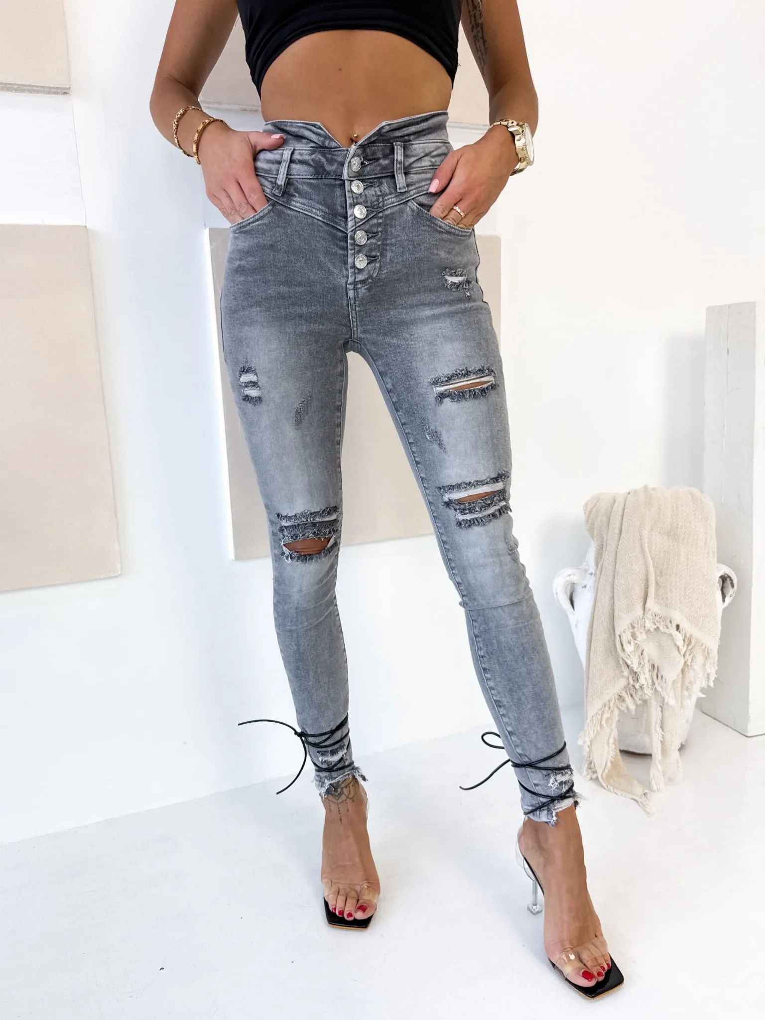 Spodnie z przetarciami i dziurami jasne szare 227 (Wariant rozmiar + kolor: XL; Kolor: Szary)