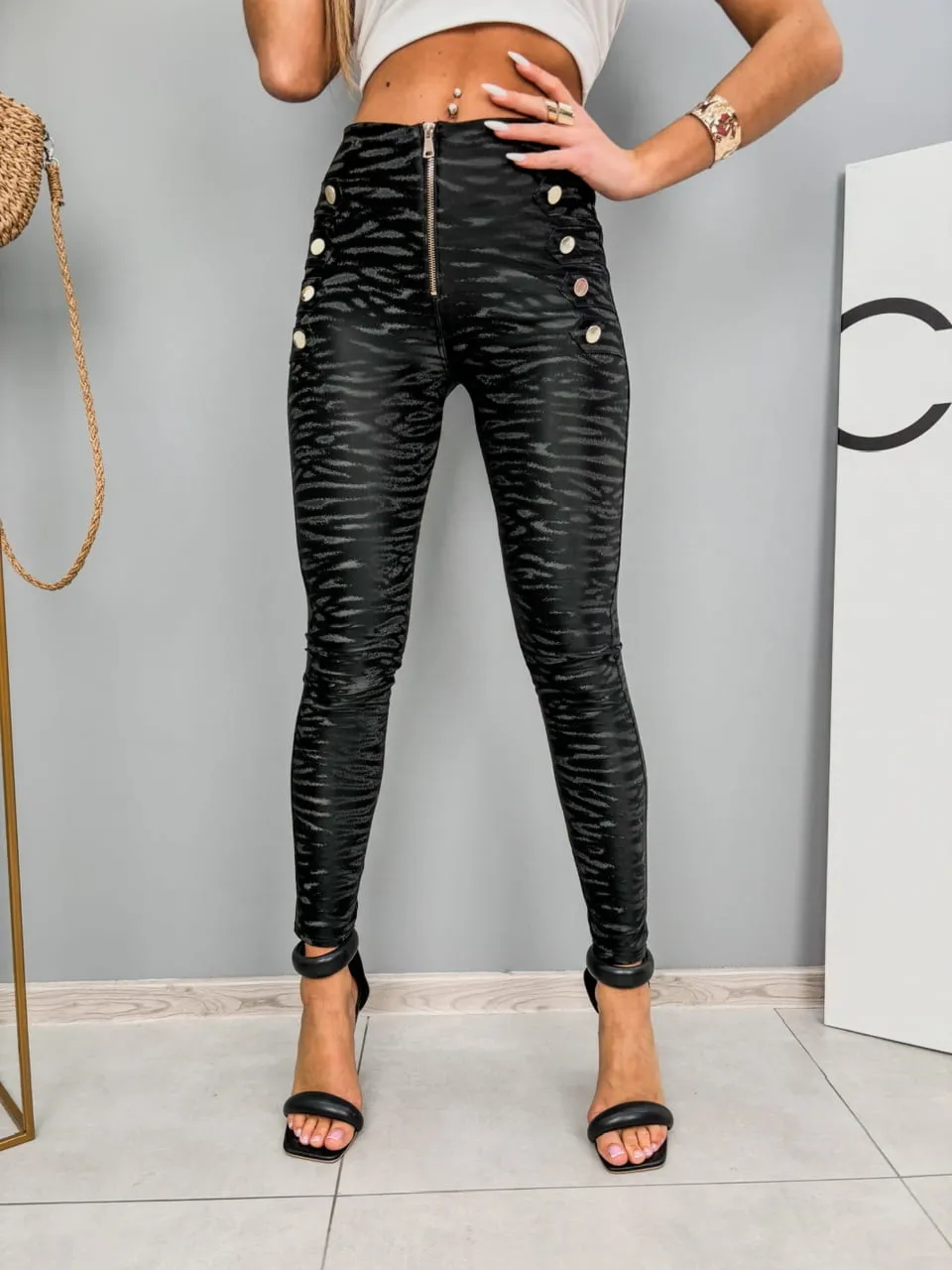 Spodnie legginsy ZEBRA z guziczkami czarne 41 (Wariant rozmiar + kolor: S; Kolor: czarny)