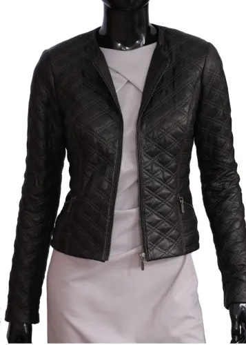 IZA450 - Lekka pikowana kurtka skórzana damska z czarnej skóry DORJAN