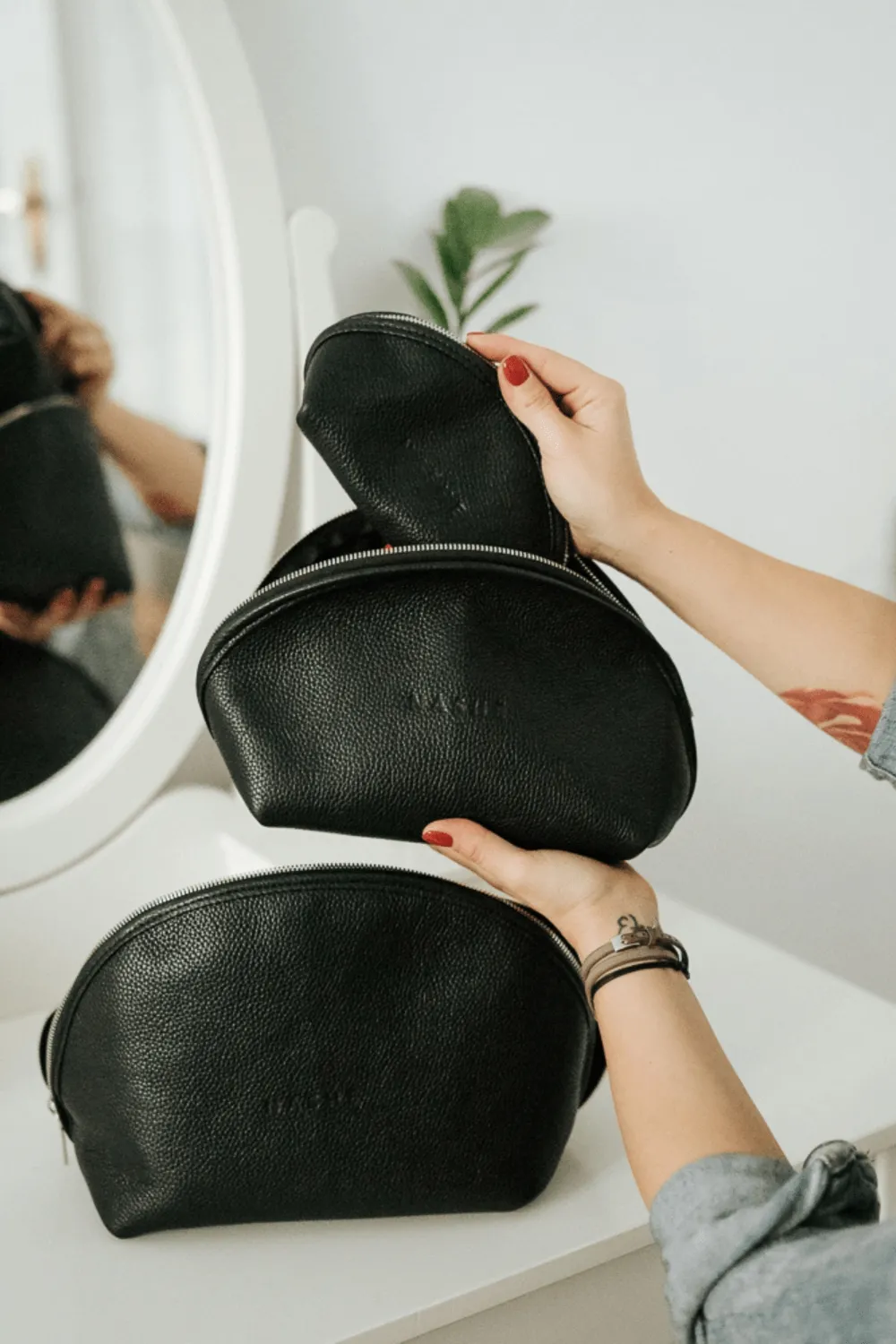 BEAUTY HELPER MAXI - skórzana kosmetyczka - czarna