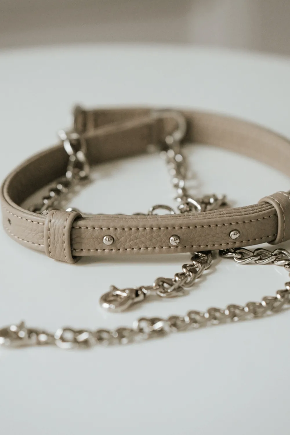 SKÓRZANY PASEK DO TOREBKI - łańcuszek - beżowy