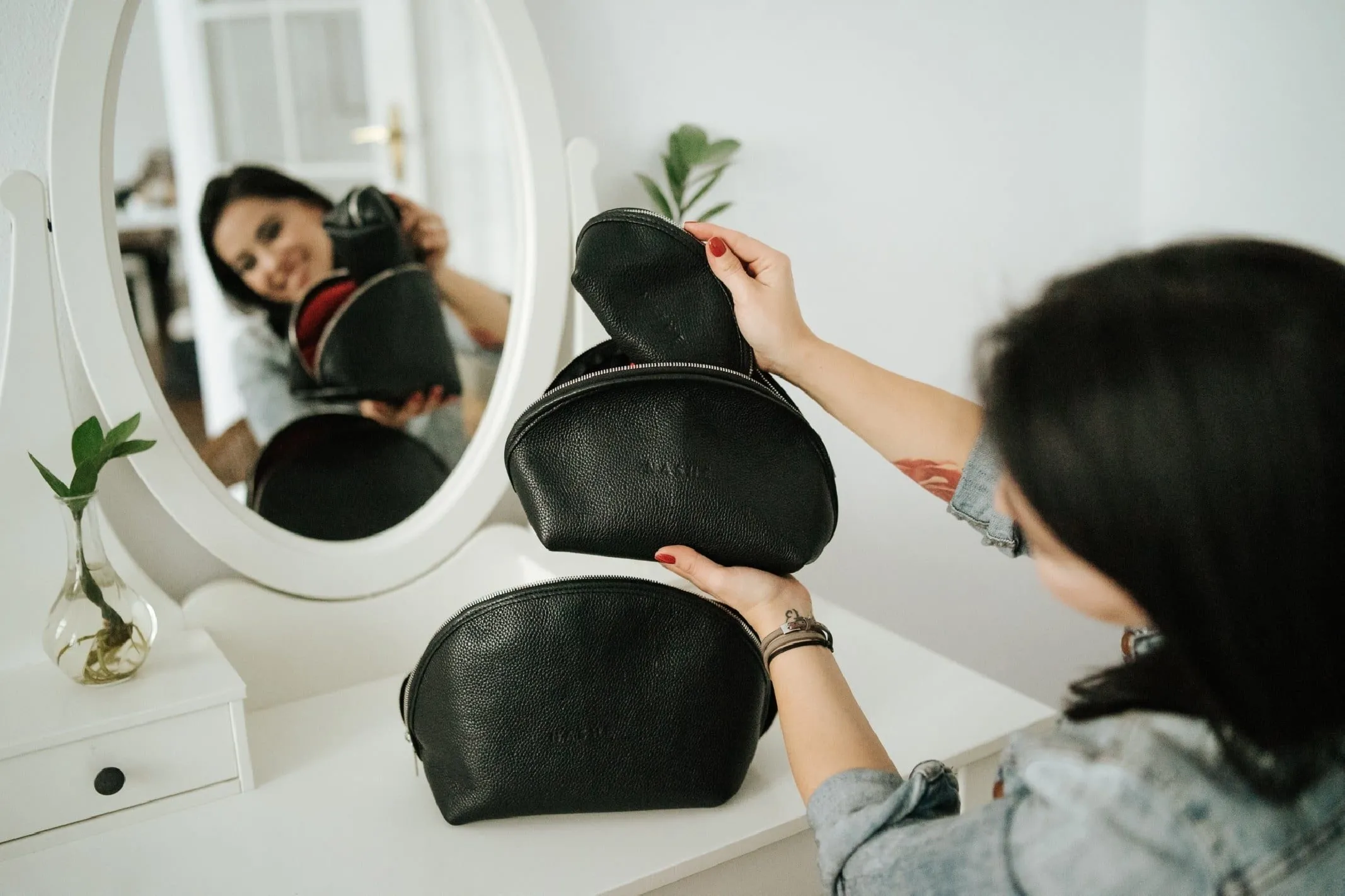 Komplet kosmetyczek BEAUTY HELPER - skórzane kosmetyczki - czarne