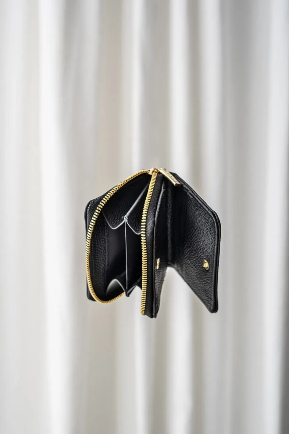 PORTFEL SKÓRZANY MAŁY -no.1 - czarny - złote okucia