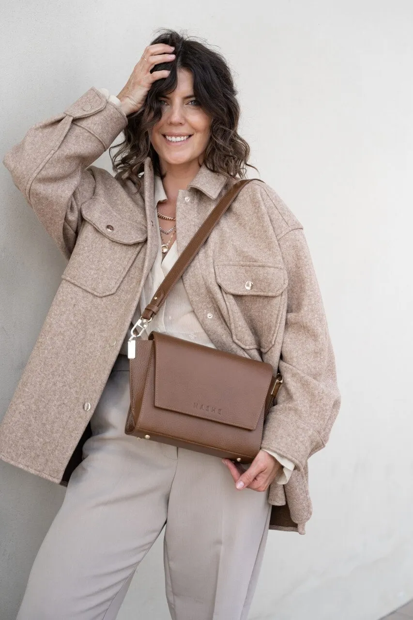 SWITCH BOX - skórzana torebka - brąz orzechowy - złote okucia