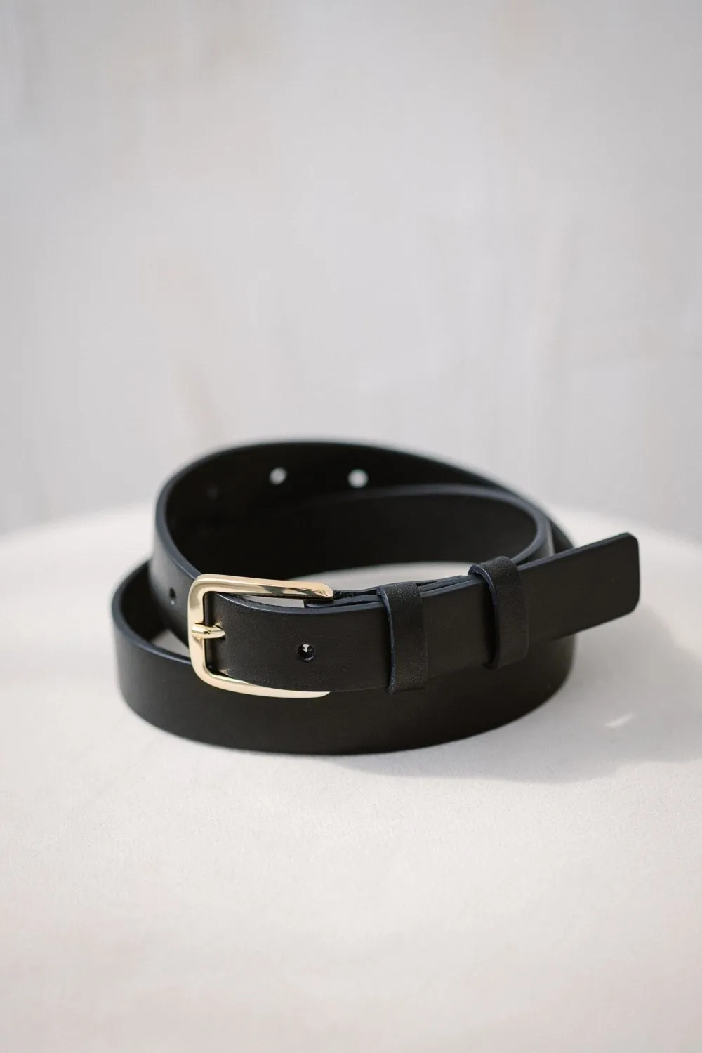 PASEK DAMSKI SKÓRZANY - 25mm - czarny - złoto - ROZMIAR XL - obwód paska po zapięciu 103-120cm